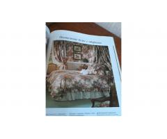 Занавески,покрывала, подушки.